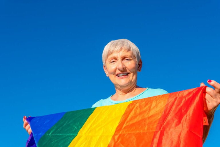 regenbogenflagge queer lsbtiq AdobeStock_hector