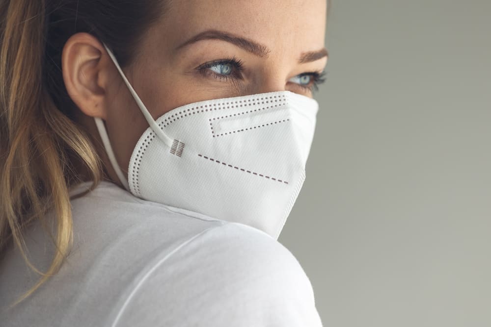 Studie: FFP2-Masken schützen besser