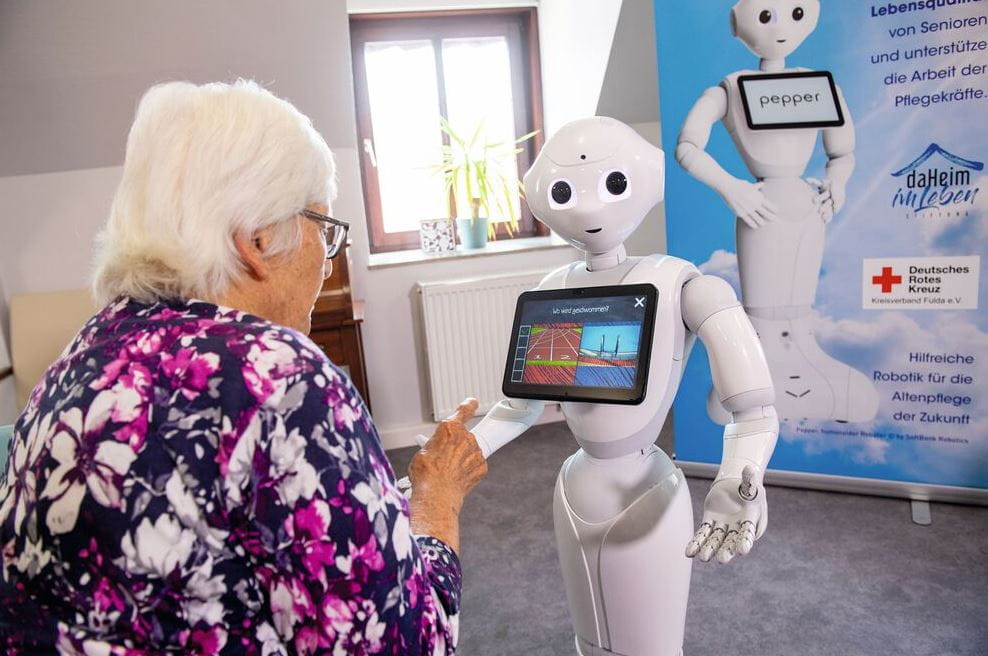 humanoider Roboter Pepper, Foto:  DRK Fulda