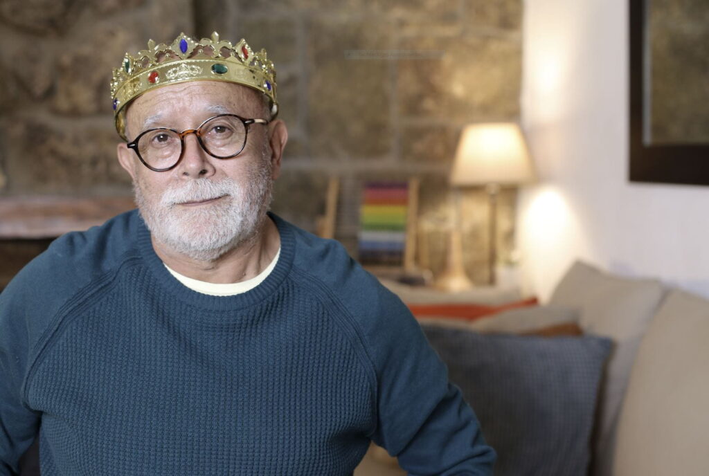 Senior mit Krone, Foto: AdobeStock/ajr_images