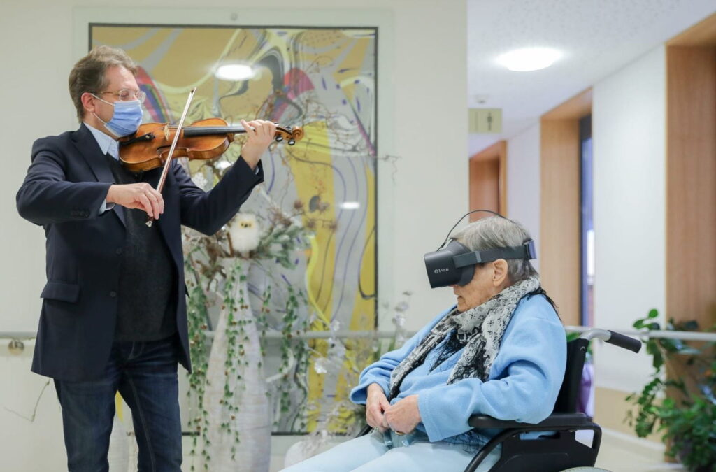 VR-Brille, Foto: Stiftung Liebenau