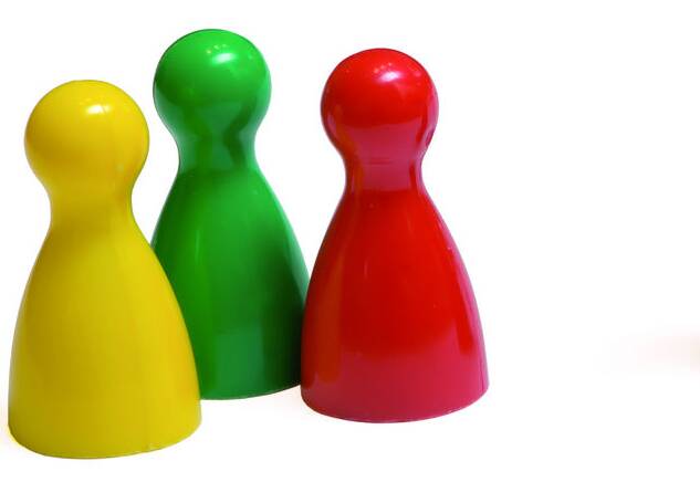 Spielfiguren gelb, rot, grün