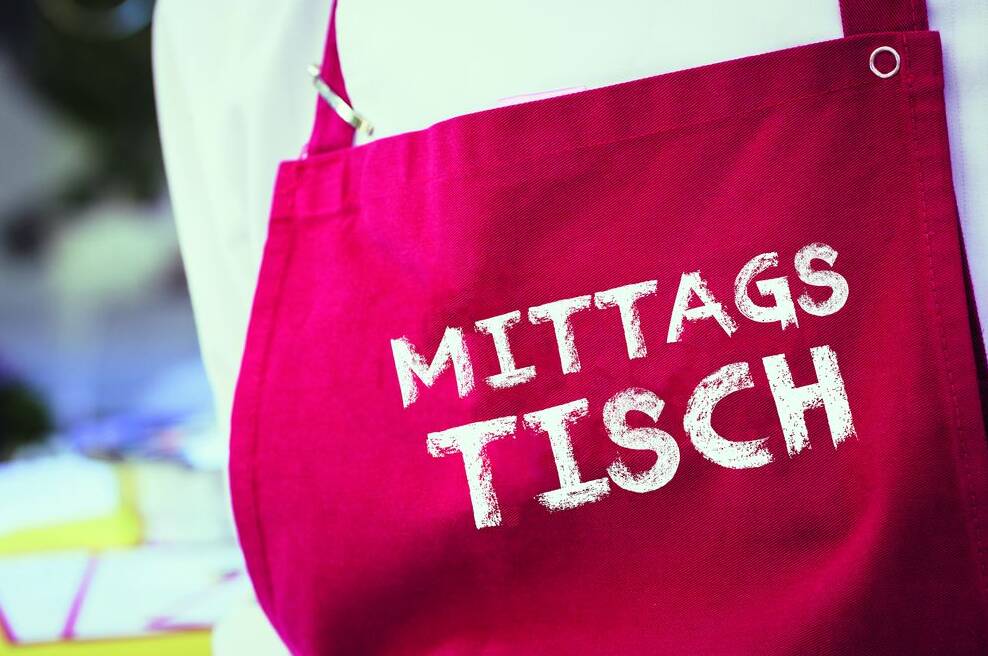 Schürze lädt zum Mittagstisch ein