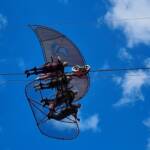 Bewohner:innen im Paraglider