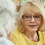Seniorinnen im Gespräch